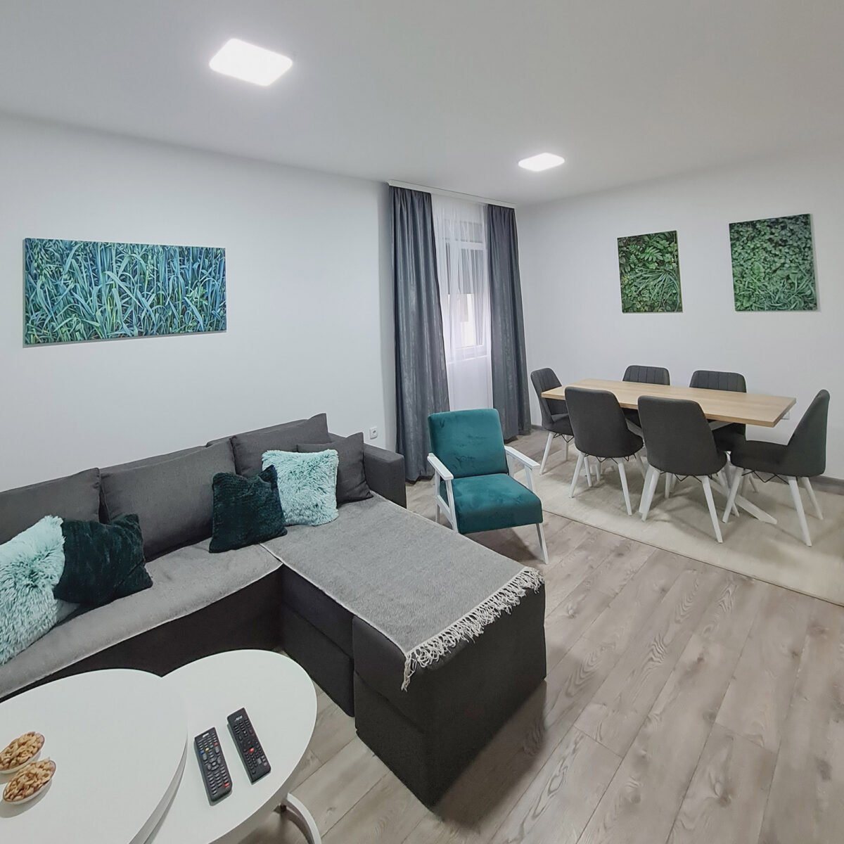 large scale contemporary paintings by Paunkovic Art Studio